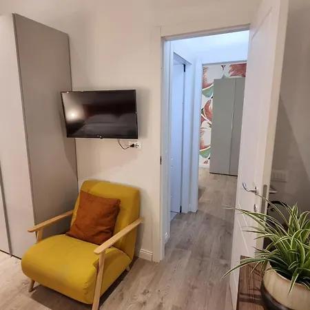 Living Walls Апартаменты *