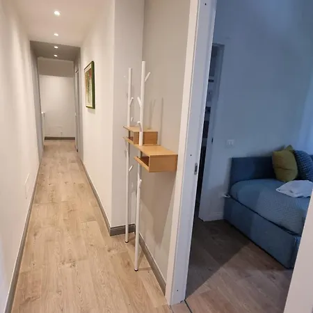 Апартаменты Living Walls *
