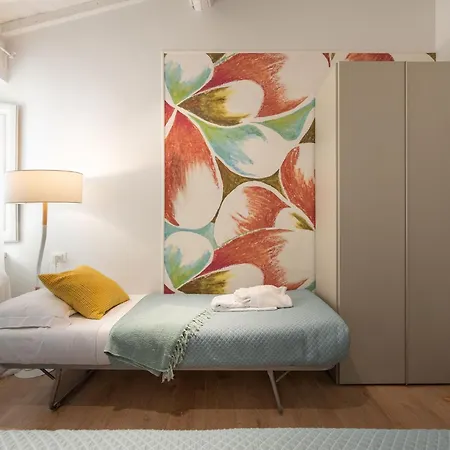 Апартаменты Living Walls *