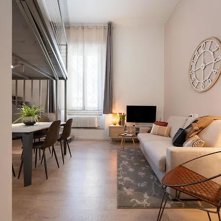 Апартаменты Living Walls