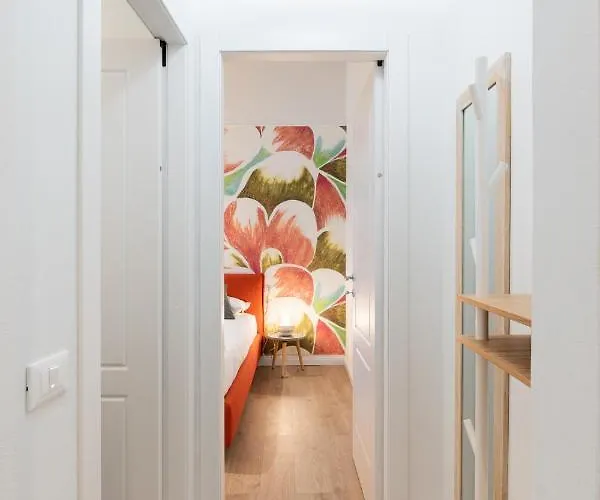 Living Walls Apartment Florence