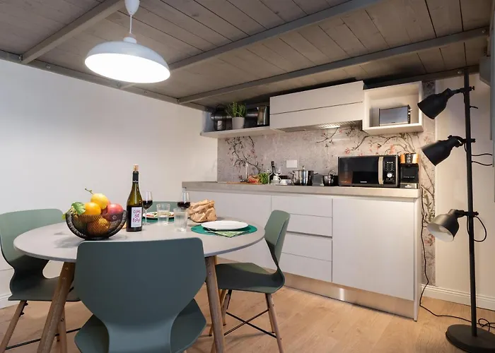 Living Walls Apartment