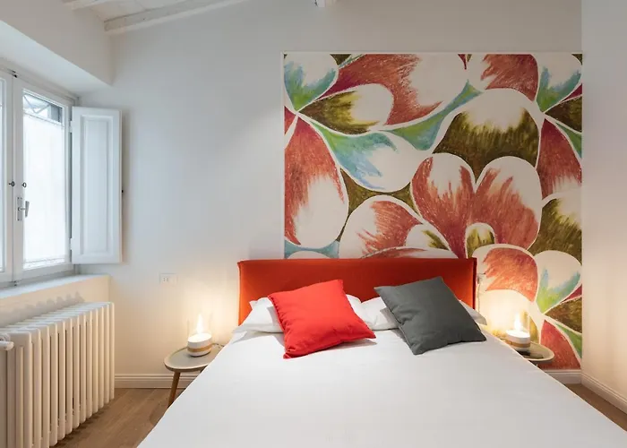 Apartment Living Walls Florence